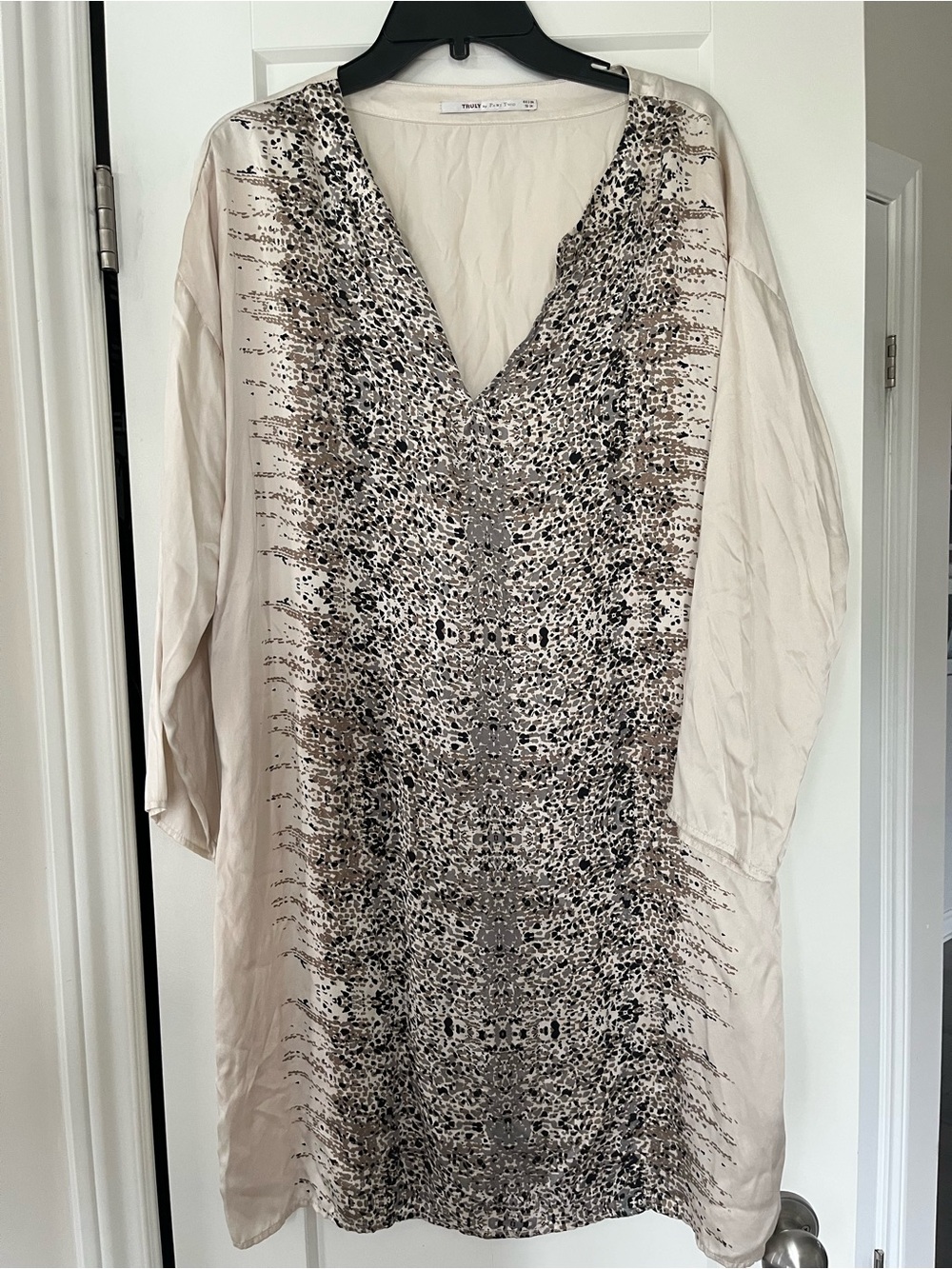 100% Silk Neutral Printed V-Neck Long Sleeve Women's Dress